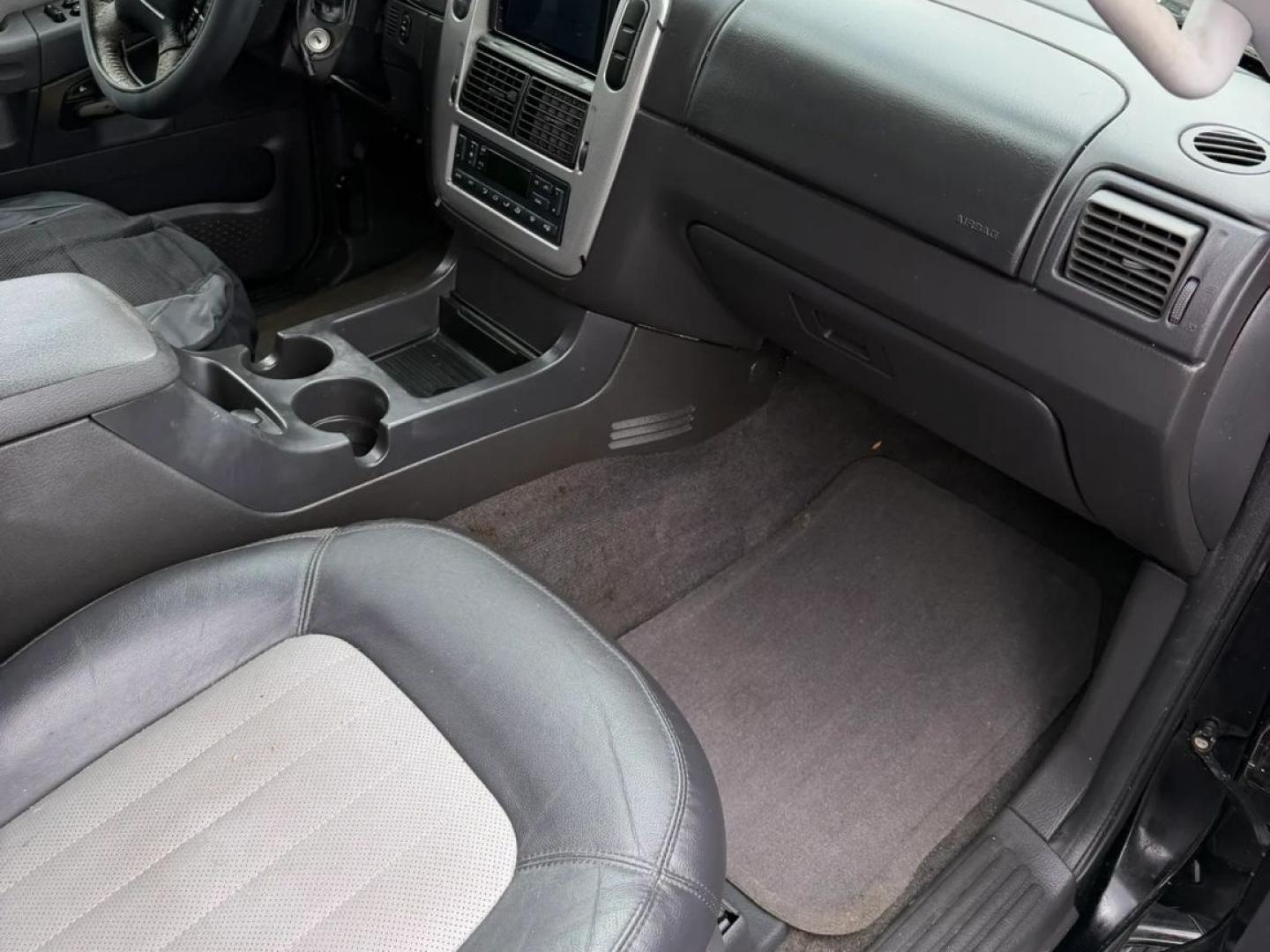 2004 Black /Black Mercury Mountaineer Convenience 4.0L AWD (4M2DU86E64Z) with an 4.0L V6 SOHC 12V engine, 5-Speed Automatic transmission, located at 1010 N White Horse Pike, Stratford, NJ, 08084, (856) 262-9500, 39.838921, -75.011497 - Photo#10