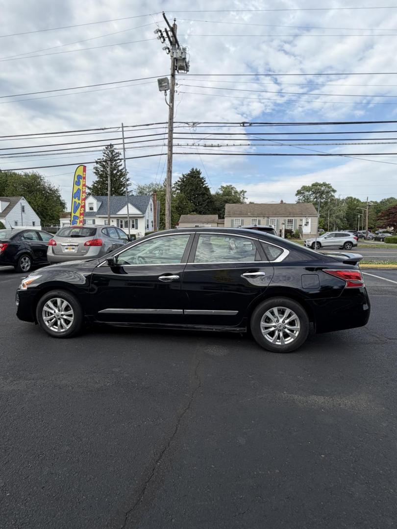 2015 Black /Tan Nissan Altima 2.5 S (1N4AL3AP6FN) with an 2.5L L4 DOHC 16V engine, Continuously Variable Transmission transmission, located at 1010 N White Horse Pike, Stratford, NJ, 08084, (856) 262-9500, 39.838921, -75.011497 - Photo#6