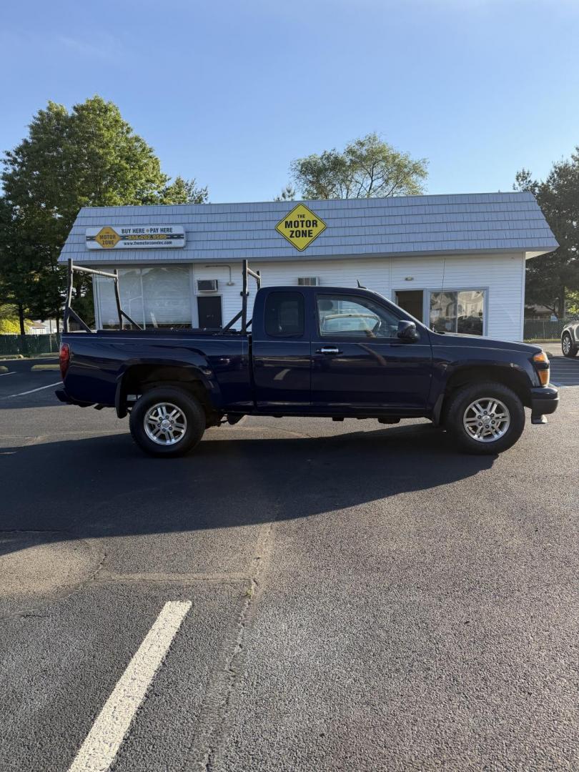 2011 Blue /Black Chevrolet Colorado 1LT Ext. Cab 4WD (1GCJTCFE4B8) with an 3.7L L5 DOHC 20V engine, located at 1010 N White Horse Pike, Stratford, NJ, 08084, (856) 262-9500, 39.838921, -75.011497 - Photo#5