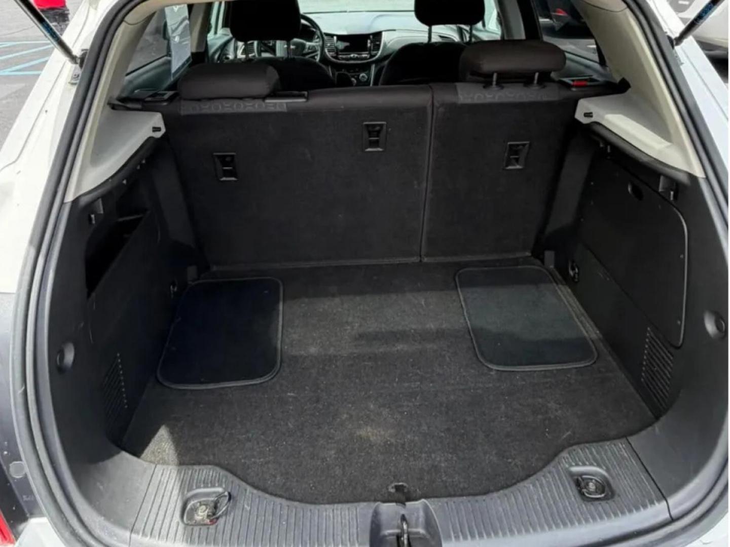 2020 White /Black Chevrolet Trax LS FWD (KL7CJKSB5LB) with an 1.4L L4 DOHC 16V engine, 6A transmission, located at 1010 N White Horse Pike, Stratford, NJ, 08084, (856) 262-9500, 39.838921, -75.011497 - Photo#10