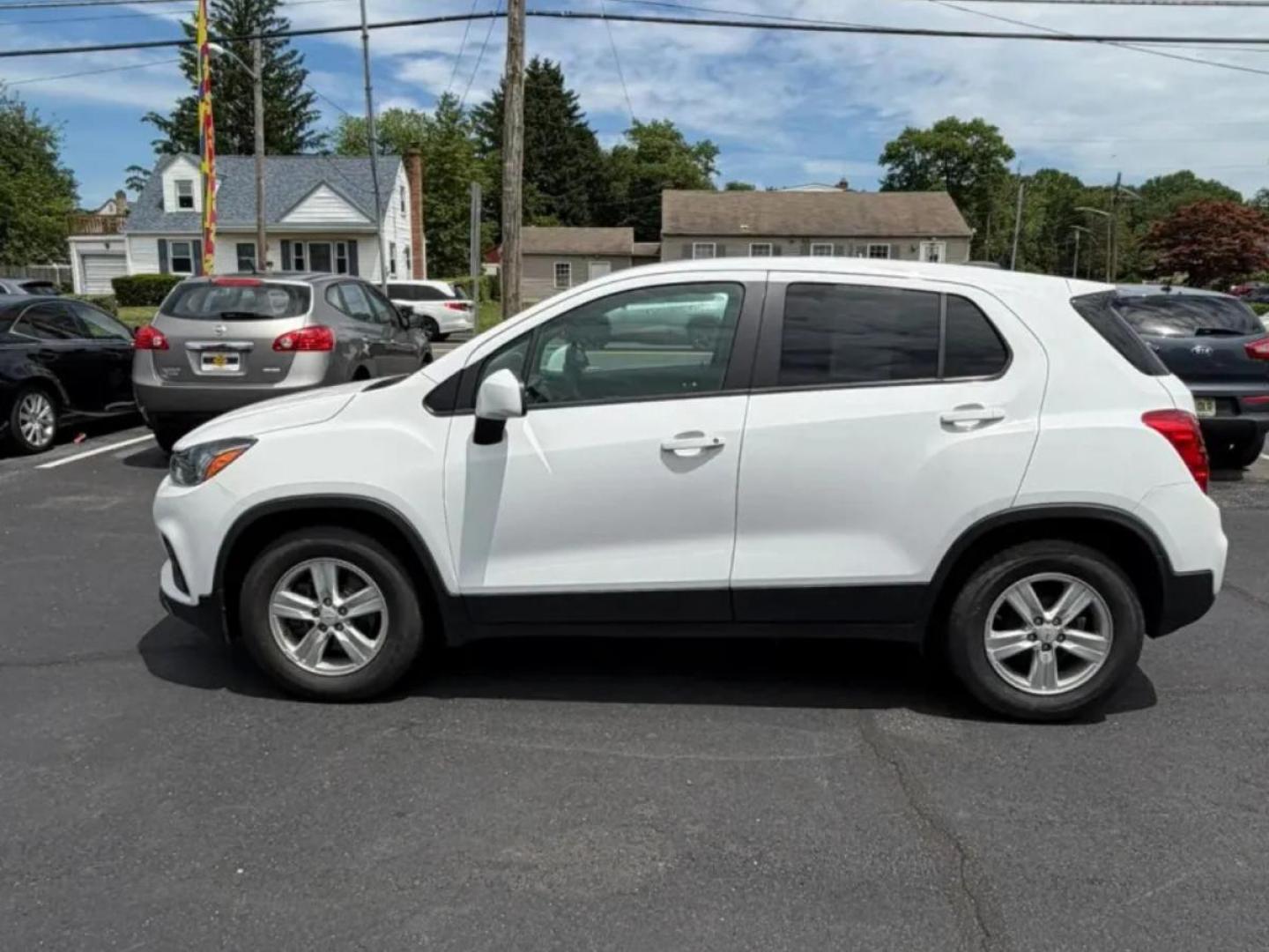 2020 White /Black Chevrolet Trax LS FWD (KL7CJKSB5LB) with an 1.4L L4 DOHC 16V engine, 6A transmission, located at 1010 N White Horse Pike, Stratford, NJ, 08084, (856) 262-9500, 39.838921, -75.011497 - Photo#6
