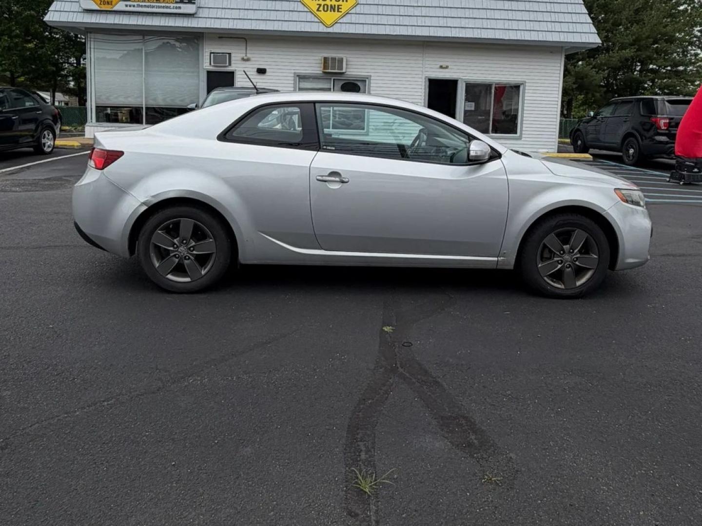 2010 Silver Kia Forte Koup EX (KNAFU6A21A5) with an 2.0L L4 DOHC 16V engine, located at 1010 N White Horse Pike, Stratford, NJ, 08084, (856) 262-9500, 39.838921, -75.011497- Photo#6