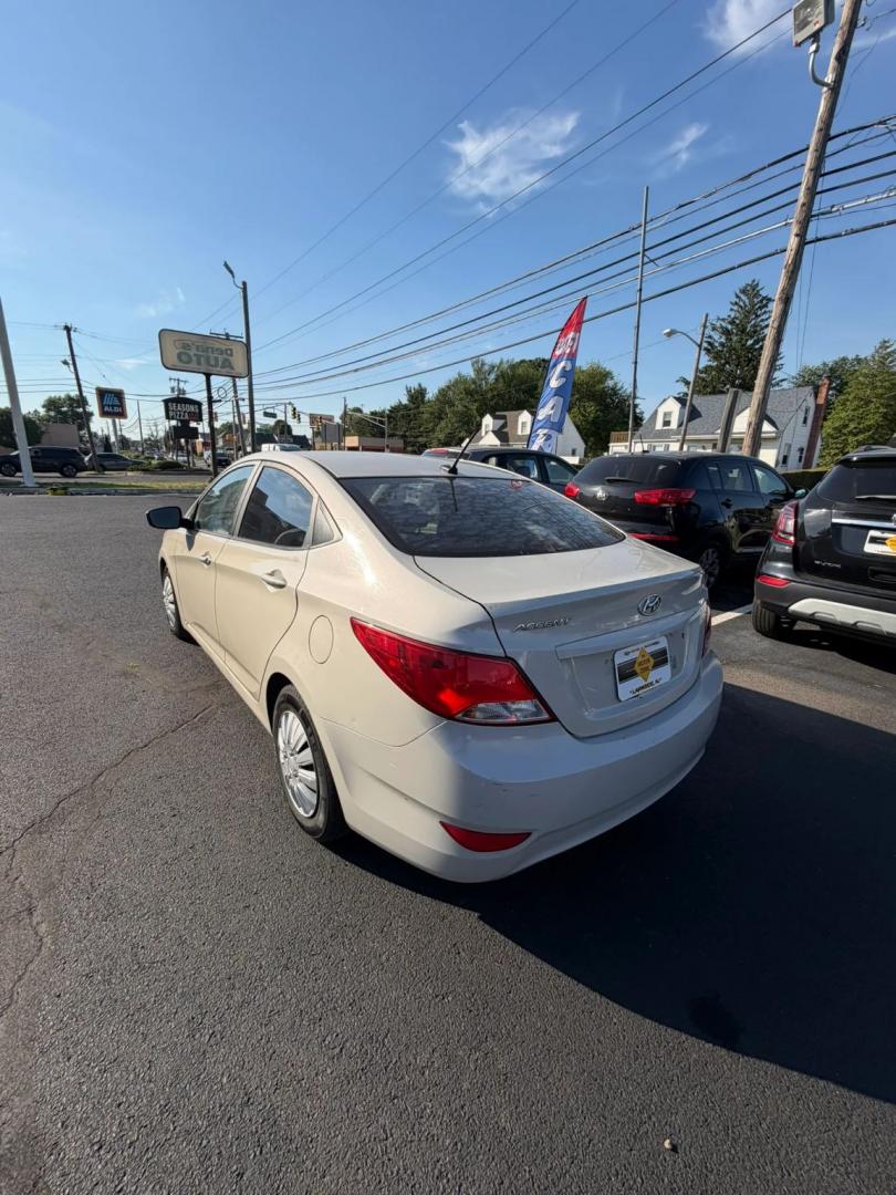 2016 Hyundai Accent SE - Photo 6