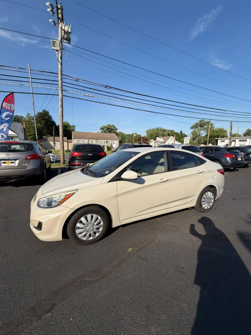 2016 Hyundai Accent SE - Photo 8