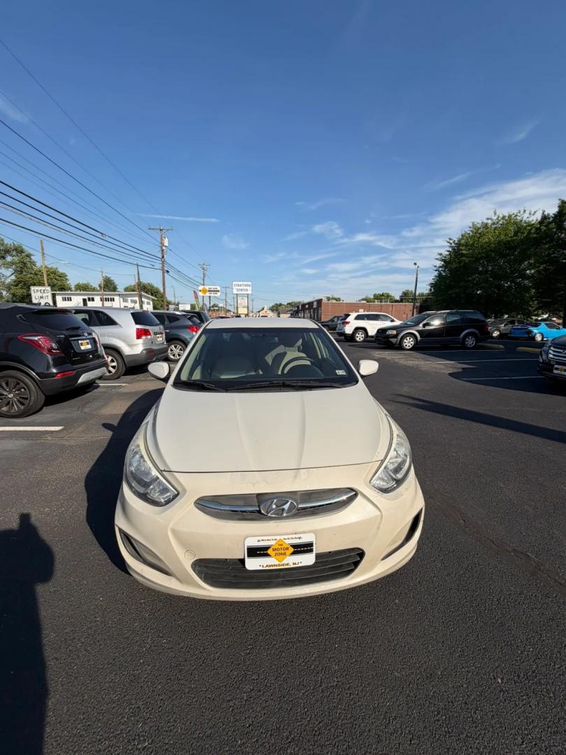 2016 Hyundai Accent SE - Photo 5