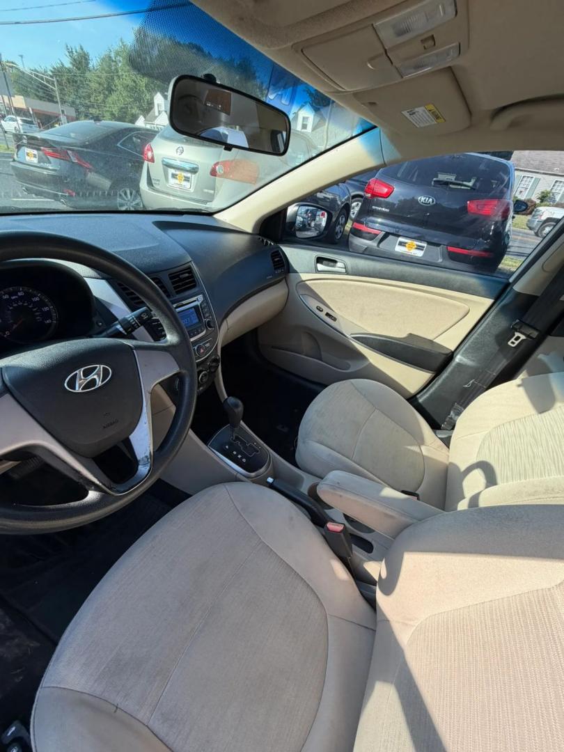 2016 Hyundai Accent SE - Photo 10