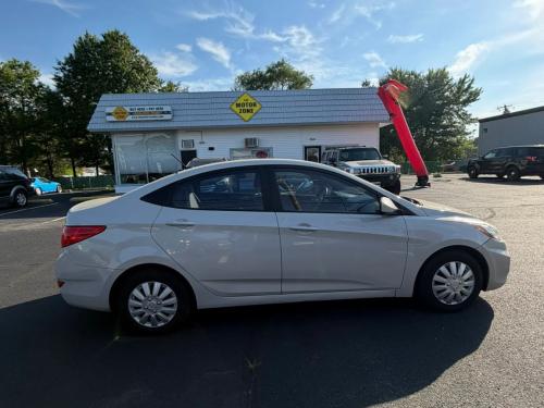 2016 Hyundai Accent SE 4-Door 6A