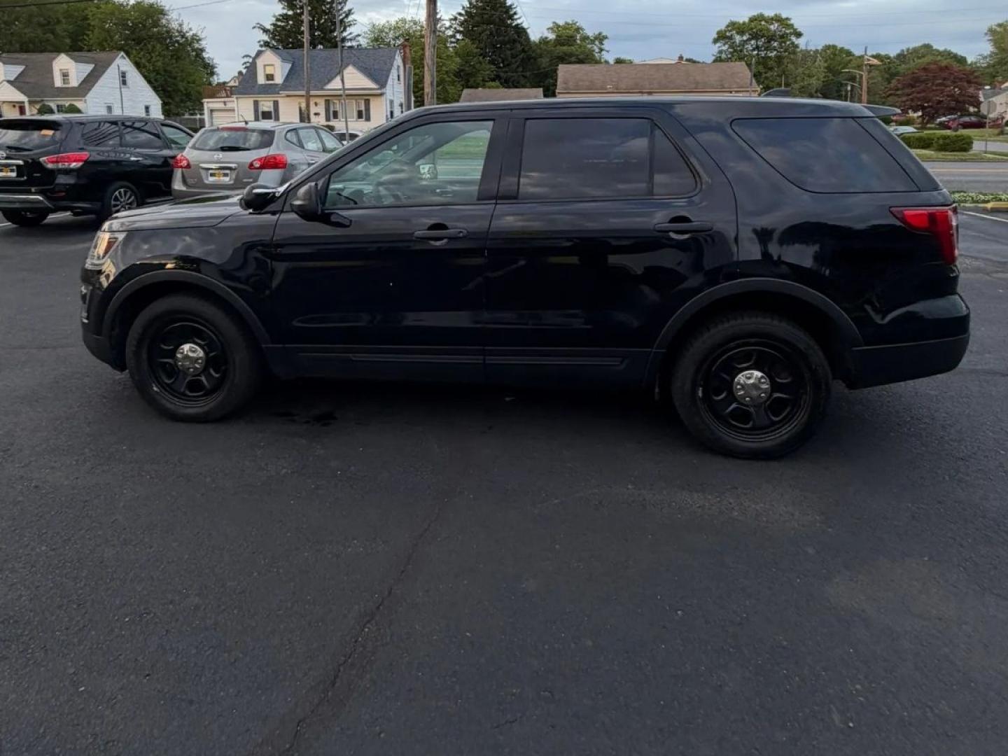 2017 Black /Black Ford Explorer Police 4WD (1FM5K8AR5HG) with an 3.7L V6 DOHC 24V engine, 6A transmission, located at 1010 N White Horse Pike, Stratford, NJ, 08084, (856) 262-9500, 39.838921, -75.011497 - Photo#3