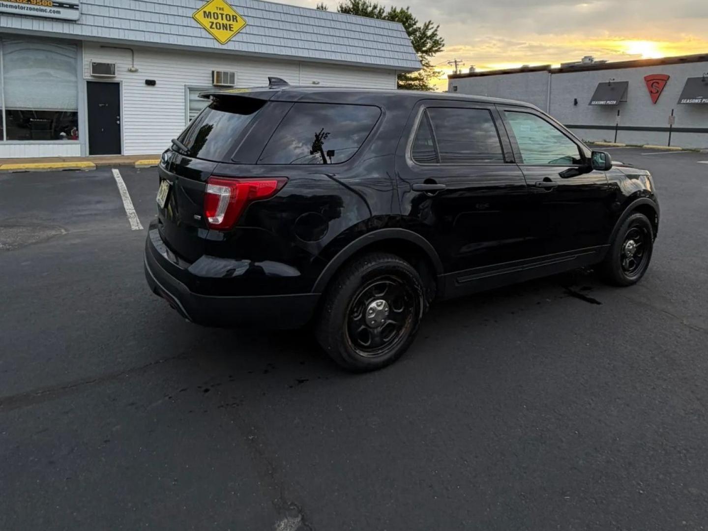 2017 Black /Black Ford Explorer Police 4WD (1FM5K8AR5HG) with an 3.7L V6 DOHC 24V engine, 6A transmission, located at 1010 N White Horse Pike, Stratford, NJ, 08084, (856) 262-9500, 39.838921, -75.011497 - Photo#7