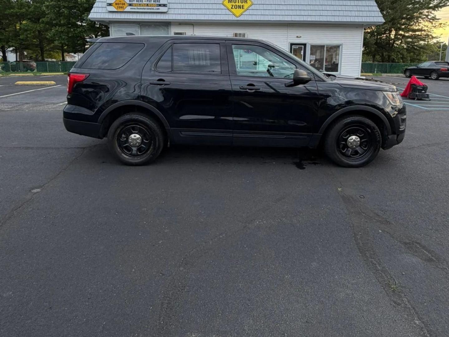 2017 Black /Black Ford Explorer Police 4WD (1FM5K8AR5HG) with an 3.7L V6 DOHC 24V engine, 6A transmission, located at 1010 N White Horse Pike, Stratford, NJ, 08084, (856) 262-9500, 39.838921, -75.011497 - Photo#9