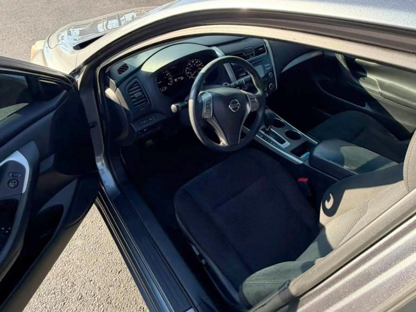 2015 Silver /Black Nissan Altima 2.5 S (1N4AL3AP5FC) with an 2.5L L4 DOHC 16V engine, Continuously Variable Transmission transmission, located at 1010 N White Horse Pike, Stratford, NJ, 08084, (856) 262-9500, 39.838921, -75.011497 - Photo#8