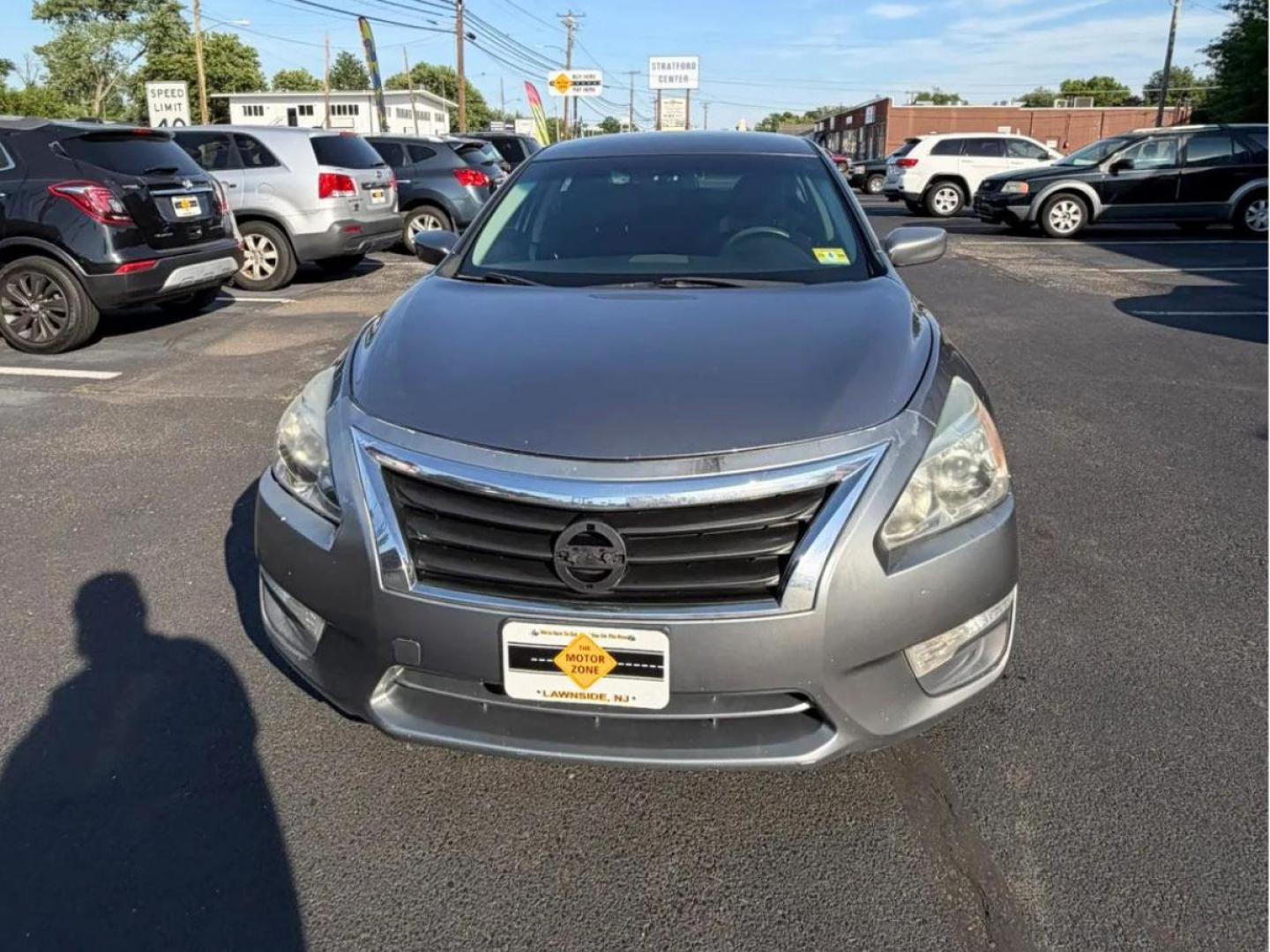 2015 Silver /Black Nissan Altima 2.5 S (1N4AL3AP5FC) with an 2.5L L4 DOHC 16V engine, Continuously Variable Transmission transmission, located at 1010 N White Horse Pike, Stratford, NJ, 08084, (856) 262-9500, 39.838921, -75.011497 - Photo#2