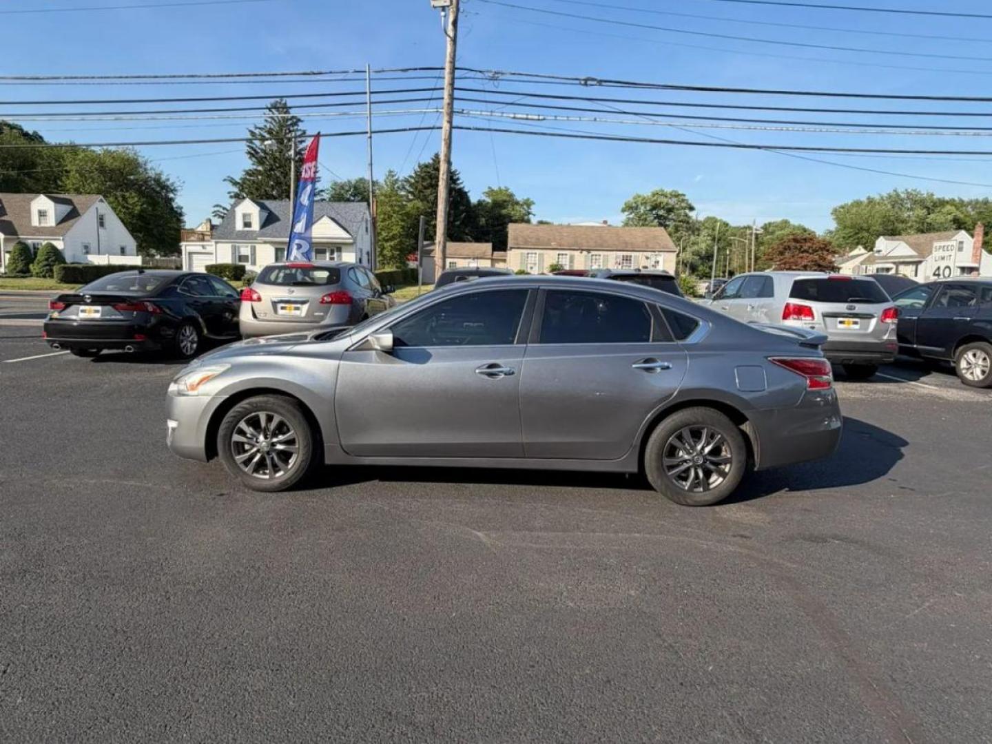 2015 Silver /Black Nissan Altima 2.5 S (1N4AL3AP5FC) with an 2.5L L4 DOHC 16V engine, Continuously Variable Transmission transmission, located at 1010 N White Horse Pike, Stratford, NJ, 08084, (856) 262-9500, 39.838921, -75.011497 - Photo#3