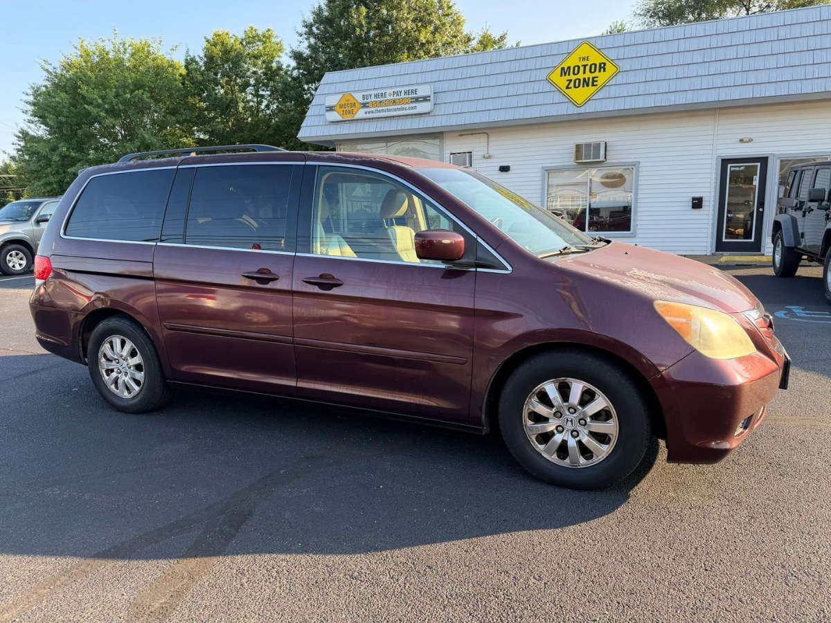 photo of 2010 Honda Odyssey EX-L w/ DVD