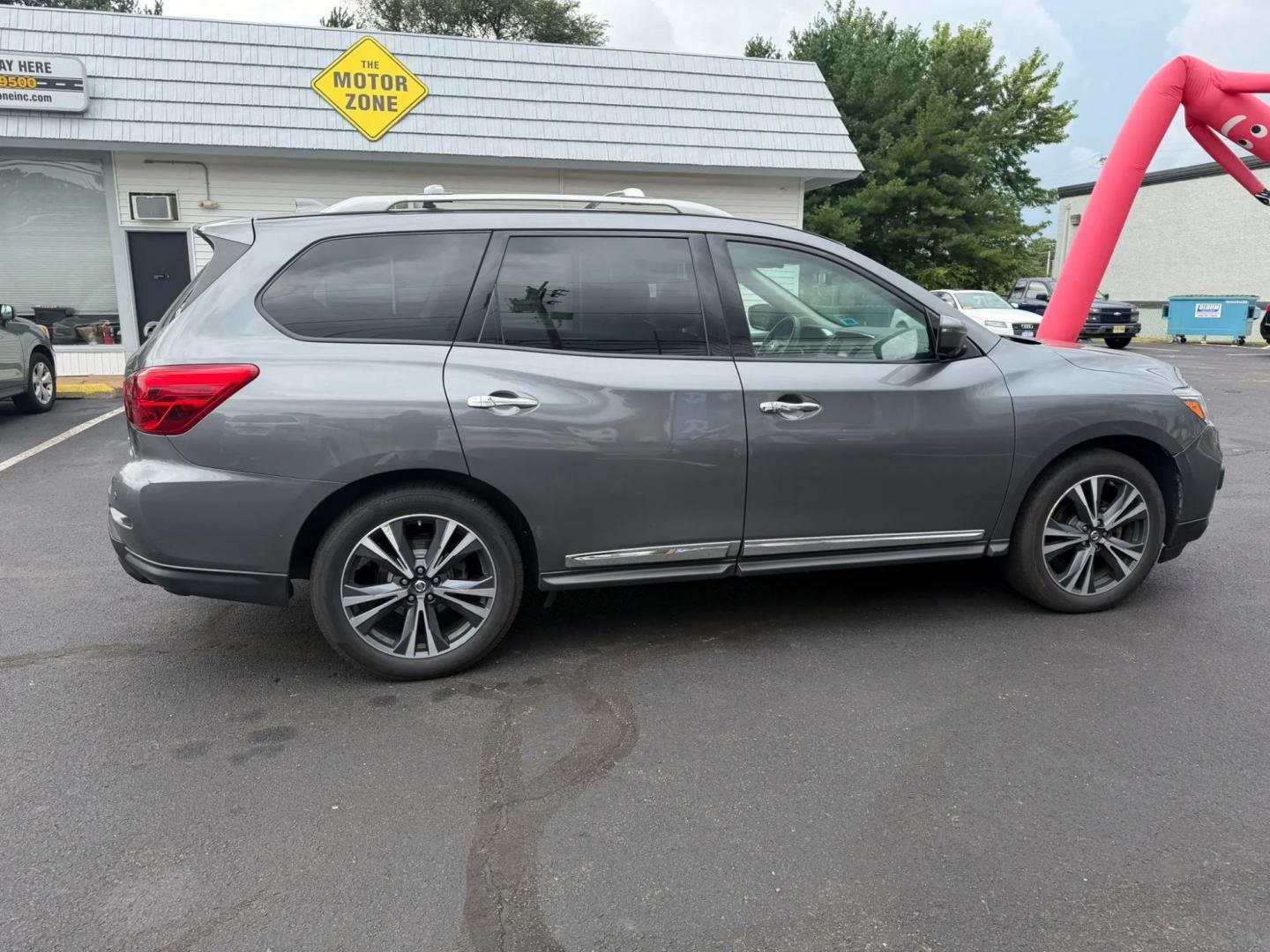 2019 Nissan Pathfinder S 4WD (5N1DR2MM0KC) with an 3.5L V6 DOHC 24V engine, CVT transmission, located at 1010 N White Horse Pike, Stratford, NJ, 08084, (856) 262-9500, 39.838921, -75.011497- Photo#1