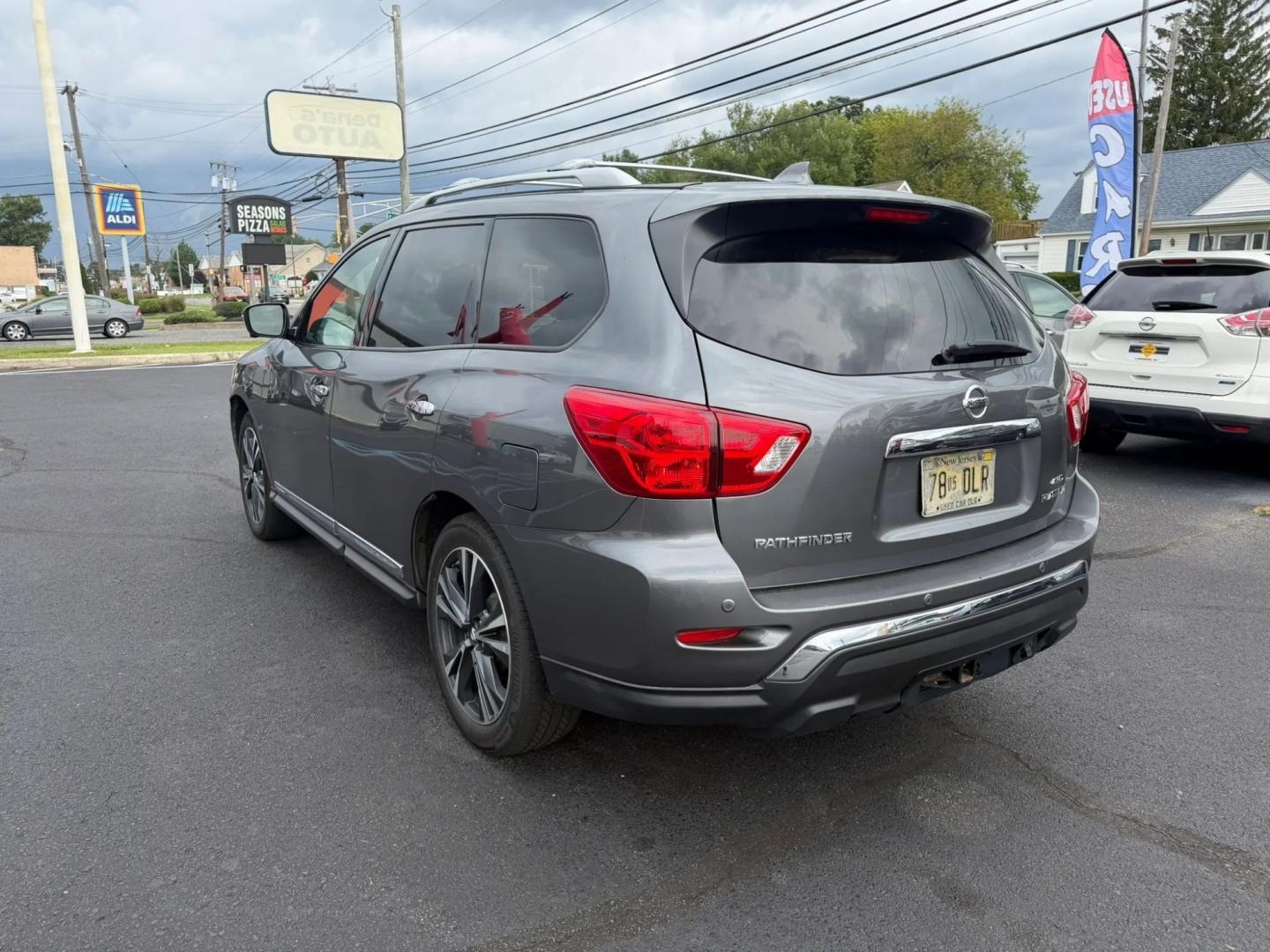 2019 Nissan Pathfinder S 4WD (5N1DR2MM0KC) with an 3.5L V6 DOHC 24V engine, CVT transmission, located at 1010 N White Horse Pike, Stratford, NJ, 08084, (856) 262-9500, 39.838921, -75.011497- Photo#3