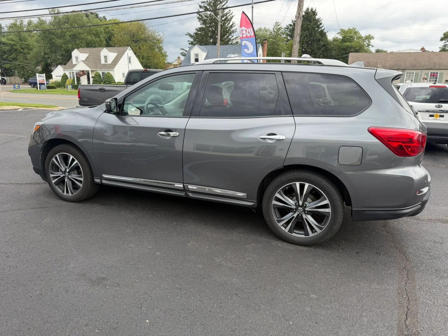 2019 Nissan Pathfinder S 4WD (5N1DR2MM0KC) with an 3.5L V6 DOHC 24V engine, CVT transmission, located at 1010 N White Horse Pike, Stratford, NJ, 08084, (856) 262-9500, 39.838921, -75.011497- Photo#4