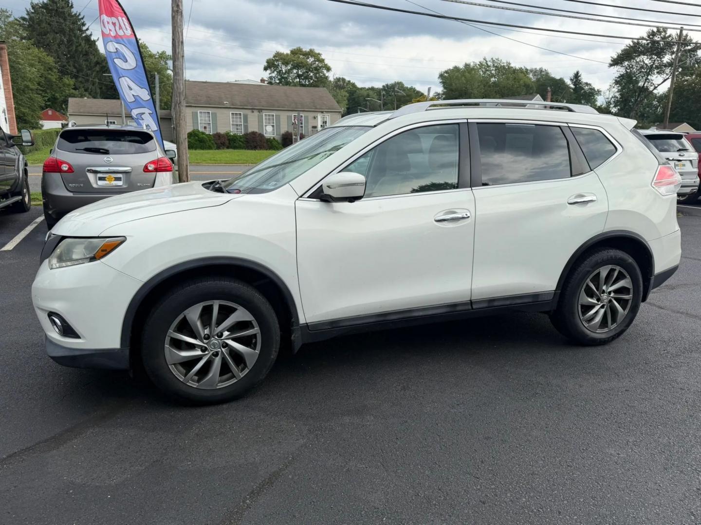 2014 Nissan Rogue S AWD (5N1AT2MV2EC) with an 2.5L L4 DOHC 16V engine, CVT transmission, located at 1010 N White Horse Pike, Stratford, NJ, 08084, (856) 262-9500, 39.838921, -75.011497- Photo#5