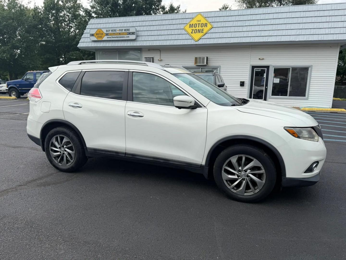 2014 Nissan Rogue S AWD (5N1AT2MV2EC) with an 2.5L L4 DOHC 16V engine, CVT transmission, located at 1010 N White Horse Pike, Stratford, NJ, 08084, (856) 262-9500, 39.838921, -75.011497- Photo#2