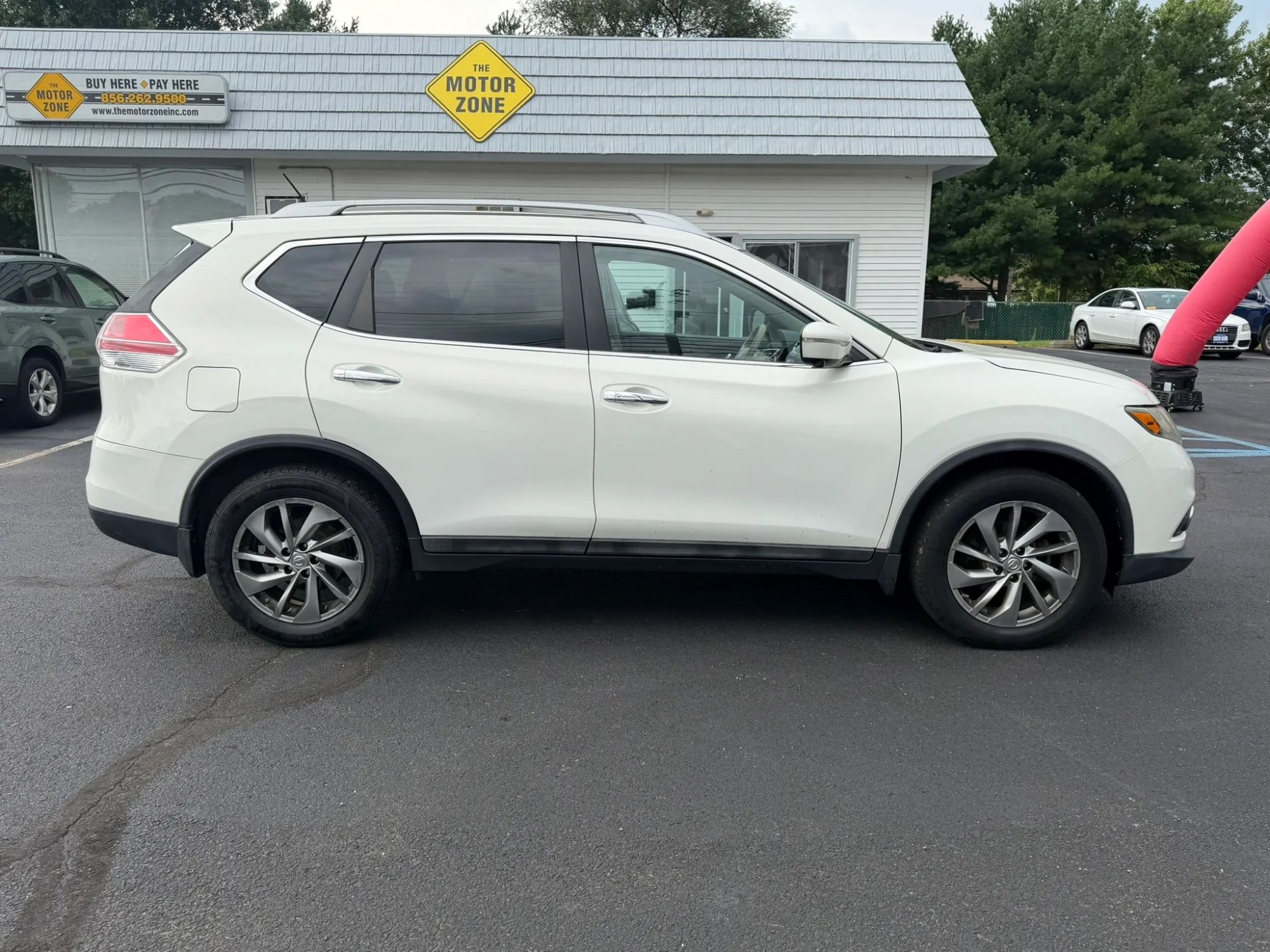 photo of 2014 Nissan Rogue S AWD