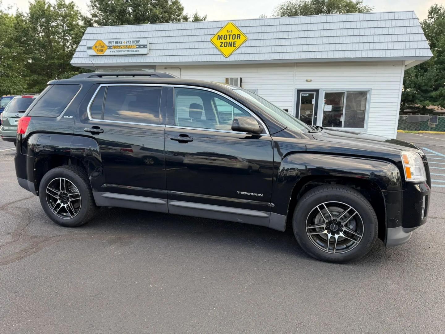 2012 GMC Terrain SLE2 AWD (2GKFLTEK0C6) with an 2.4L L4 DOHC 16V engine, 6-Speed Automatic transmission, located at 1010 N White Horse Pike, Stratford, NJ, 08084, (856) 262-9500, 39.838921, -75.011497- Photo#1