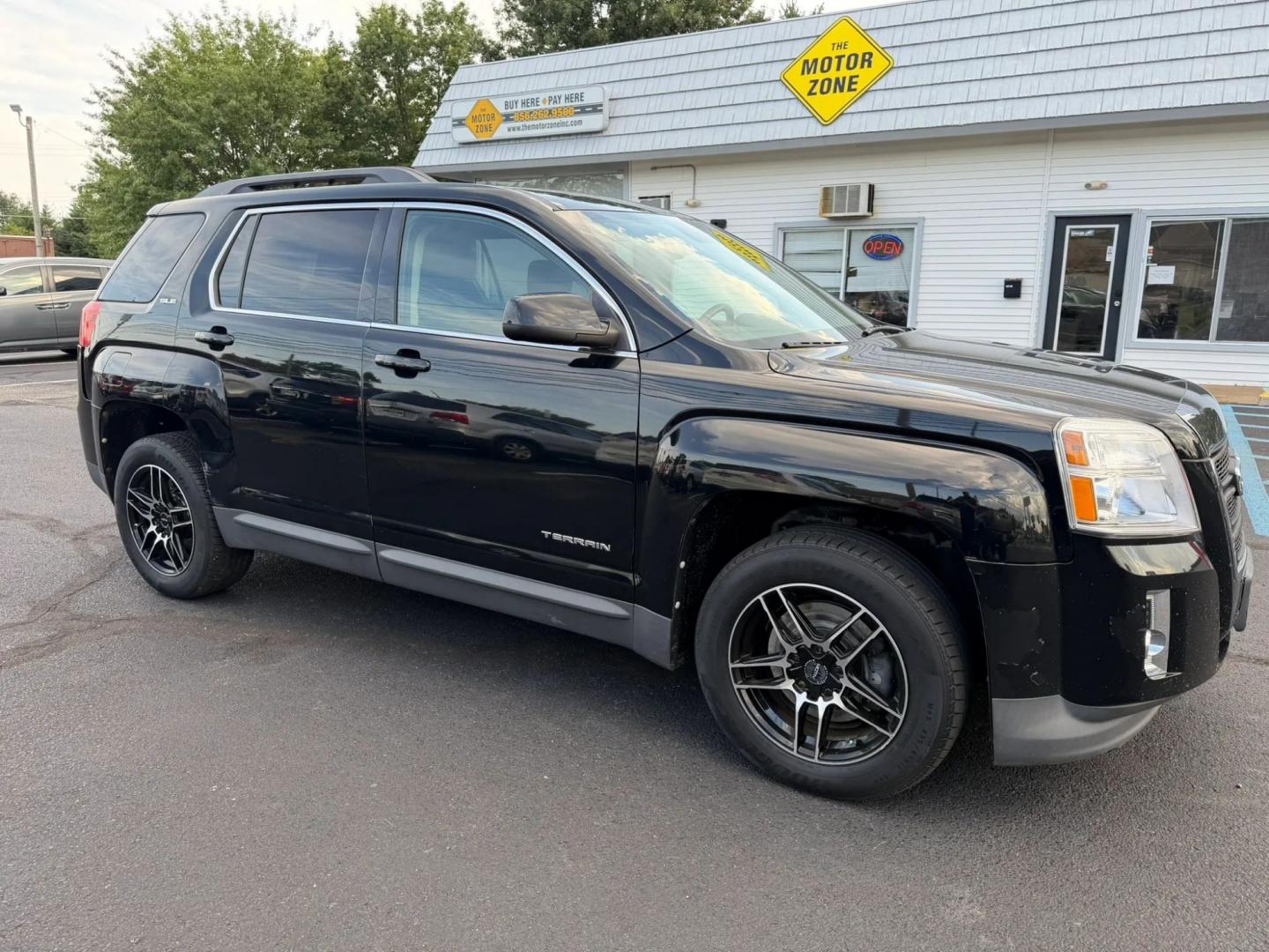 2012 GMC Terrain SLE2 AWD (2GKFLTEK0C6) with an 2.4L L4 DOHC 16V engine, 6-Speed Automatic transmission, located at 1010 N White Horse Pike, Stratford, NJ, 08084, (856) 262-9500, 39.838921, -75.011497- Photo#2