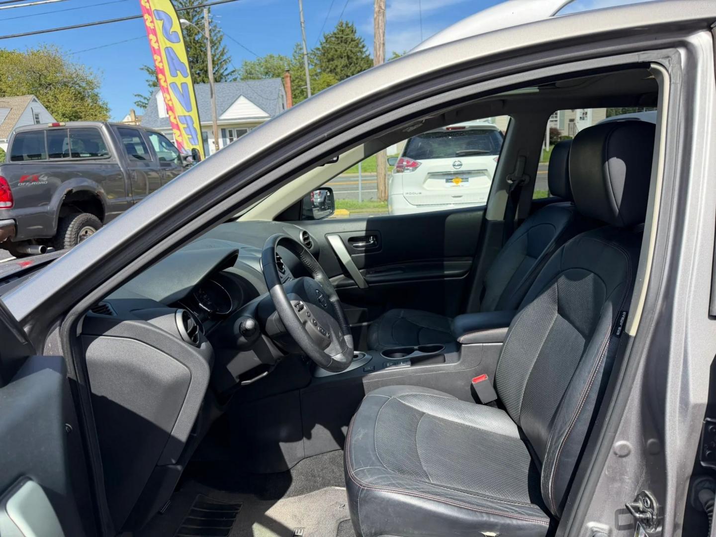 2013 Nissan Rogue S AWD (JN8AS5MV1DW) with an 2.5L L4 DOHC 16V engine, Continuously Variable Transmission transmission, located at 1010 N White Horse Pike, Stratford, NJ, 08084, (856) 262-9500, 39.838921, -75.011497- Photo#10