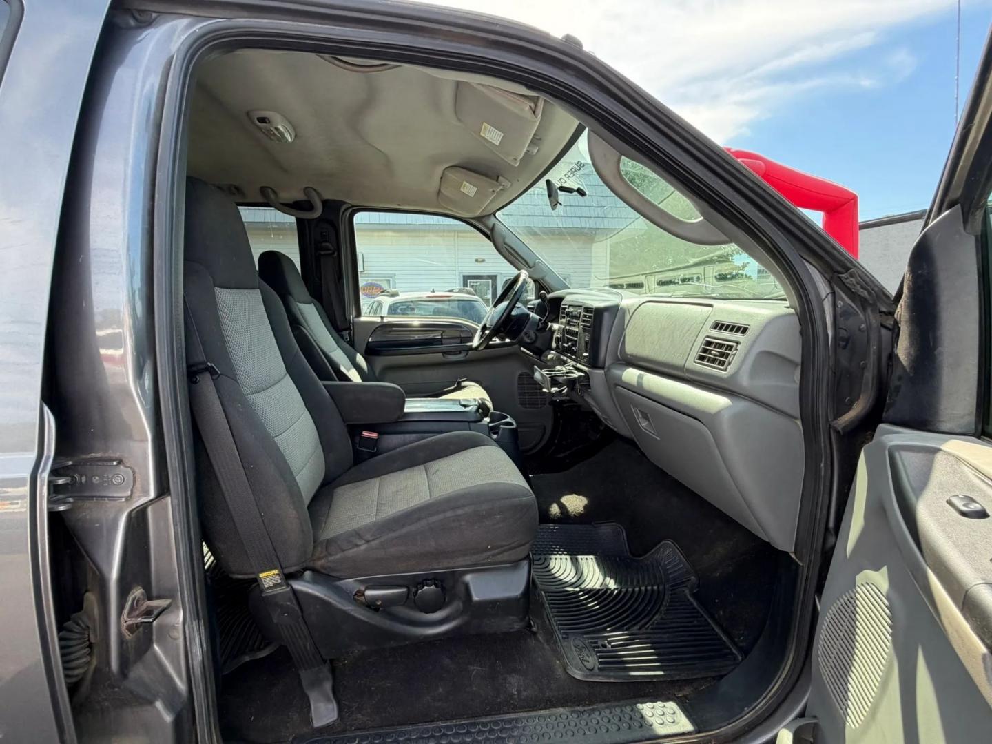 2004 Ford F-350 SD Lariat Crew Cab 4WD (1FTSW31P84E) with an 6.0L V8 OHV 32V TURBO DIESEL engine, located at 1010 N White Horse Pike, Stratford, NJ, 08084, (856) 262-9500, 39.838921, -75.011497- Photo#11