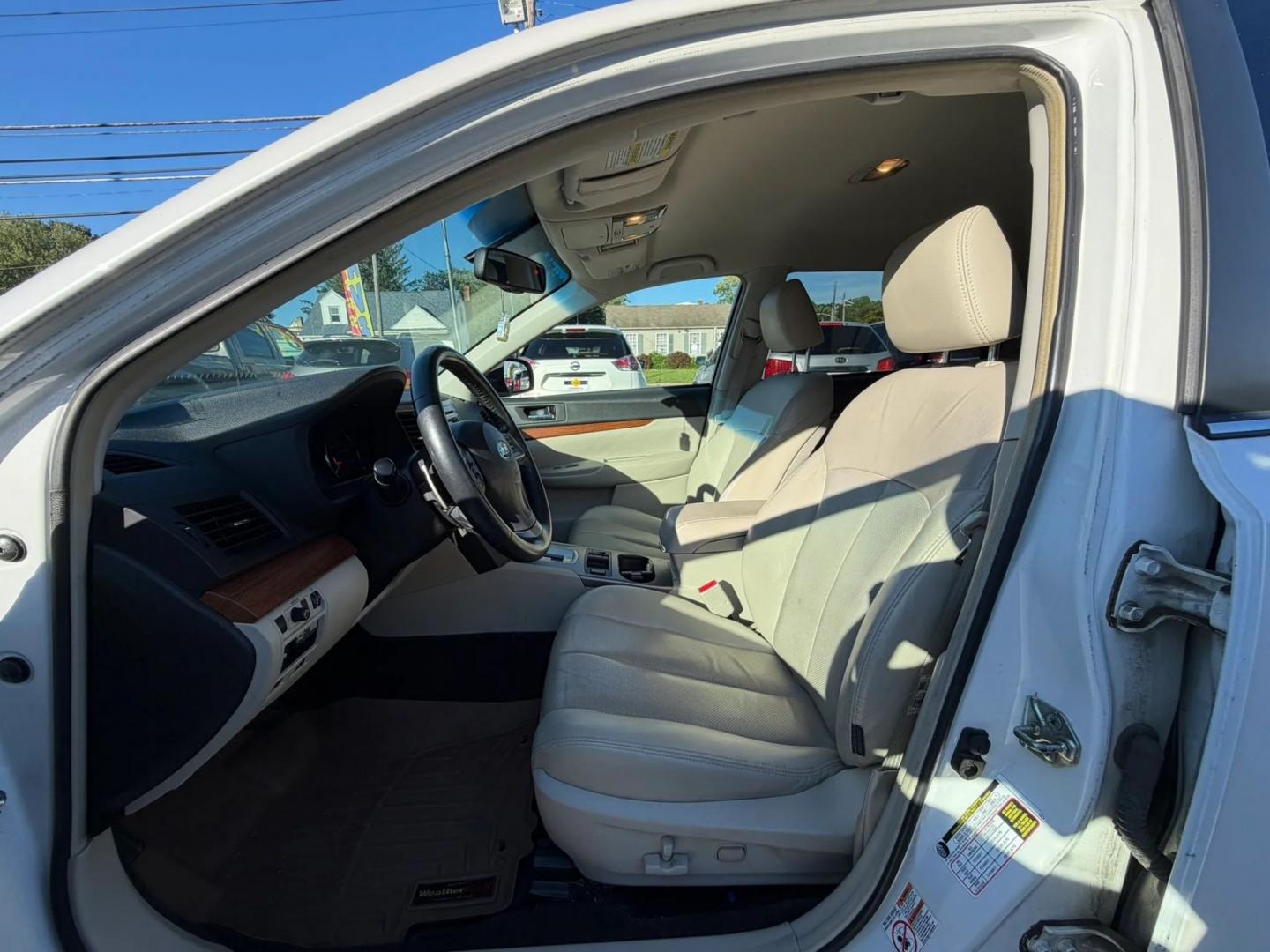 2014 Subaru Outback 2.5i Limited (4S4BRBKC3E3) with an 2.5L H4 DOHC 16V engine, located at 1010 N White Horse Pike, Stratford, NJ, 08084, (856) 262-9500, 39.838921, -75.011497- Photo#2