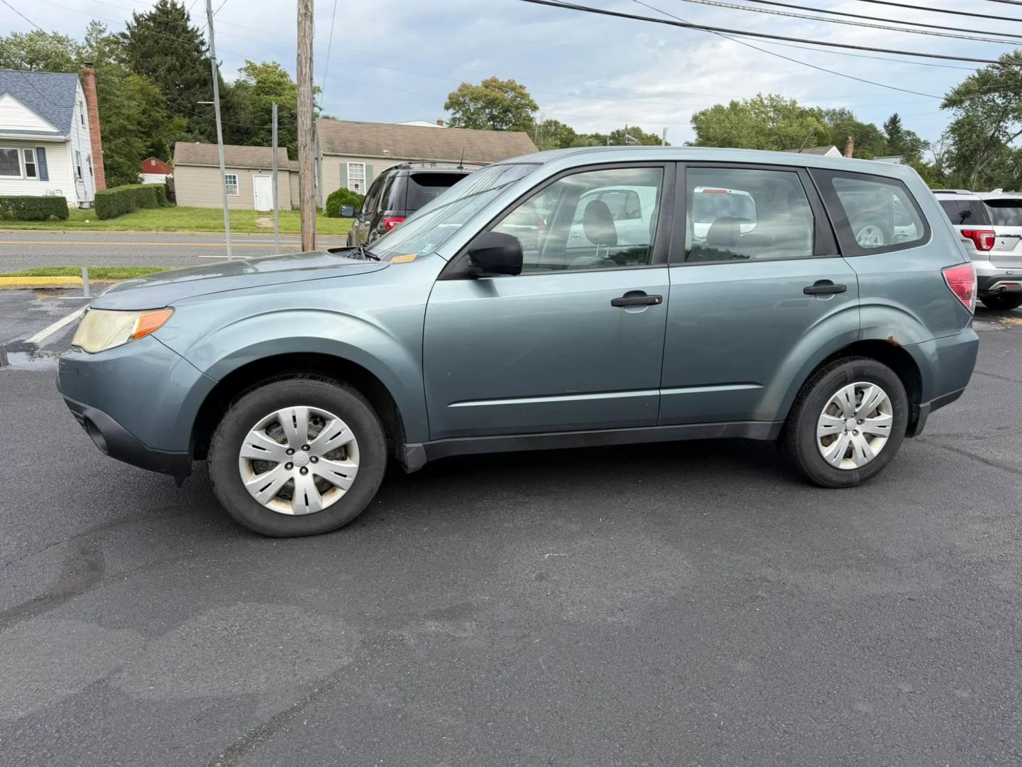 2009 Subaru Forester 2.5X (JF2SH61639H) with an 2.5L H4 SOHC 16V engine, 4A OD transmission, located at 1010 N White Horse Pike, Stratford, NJ, 08084, (856) 262-9500, 39.838921, -75.011497- Photo#6