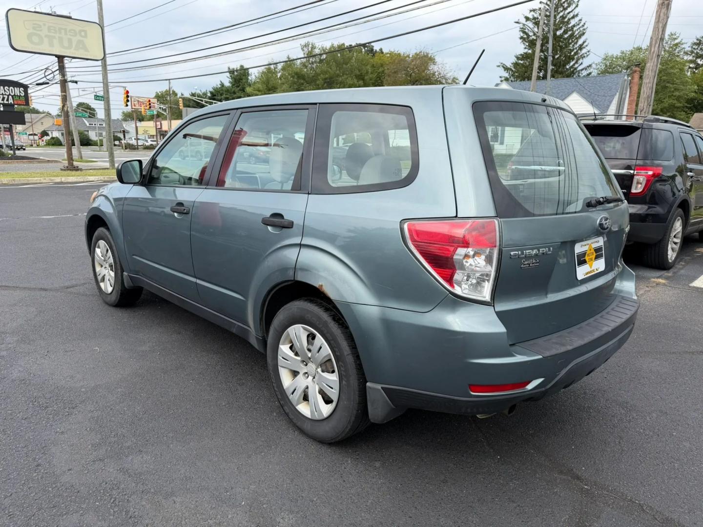 2009 Subaru Forester 2.5X (JF2SH61639H) with an 2.5L H4 SOHC 16V engine, 4A OD transmission, located at 1010 N White Horse Pike, Stratford, NJ, 08084, (856) 262-9500, 39.838921, -75.011497- Photo#4