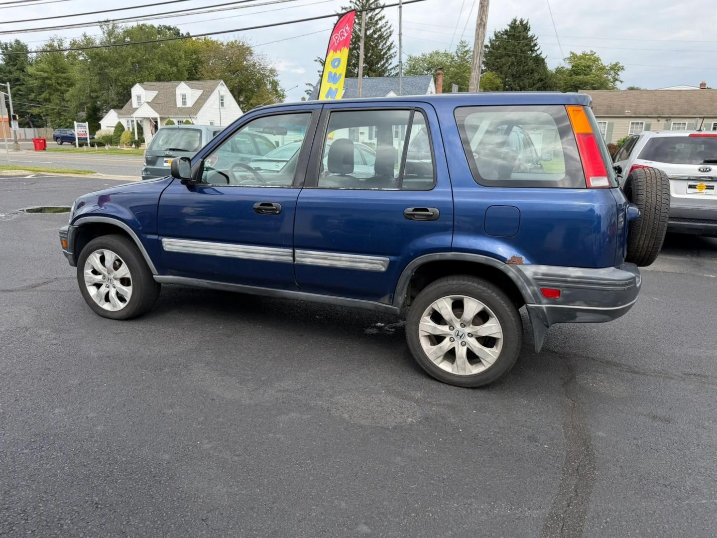 1999 Honda CR-V LX 4WD (JHLRD1844XC) with an 2.0L L4 DOHC 16V engine, 4A OD transmission, located at 1010 N White Horse Pike, Stratford, NJ, 08084, (856) 262-9500, 39.838921, -75.011497- Photo#6