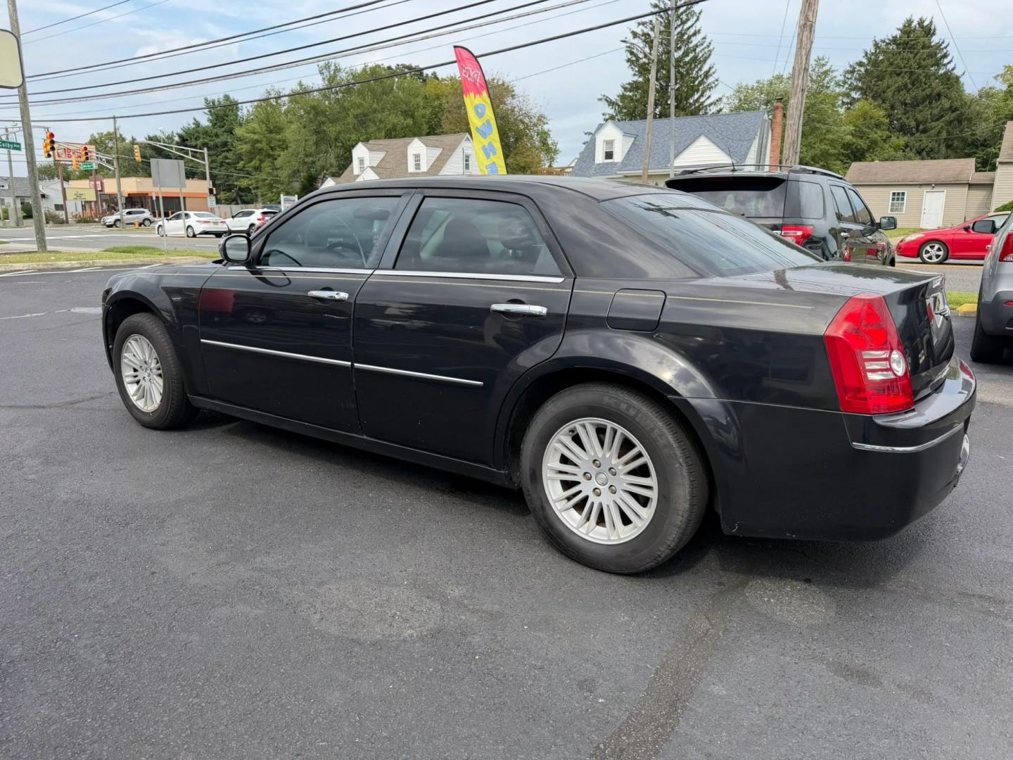 2010 Chrysler 300 LX (2C3CA4CDXAH) with an 2.7L V6 DOHC 24V engine, 4A transmission, located at 1010 N White Horse Pike, Stratford, NJ, 08084, (856) 262-9500, 39.838921, -75.011497- Photo#5