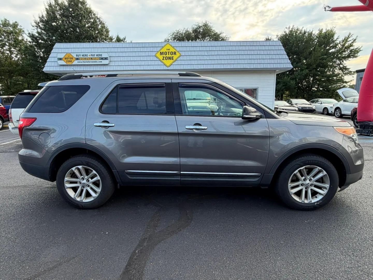 2013 Ford Explorer XLT 4WD (1FM5K8D82DG) with an 3.5L V6 DOHC 24V engine, 6-Speed Automatic transmission, located at 1010 N White Horse Pike, Stratford, NJ, 08084, (856) 262-9500, 39.838921, -75.011497- Photo#0