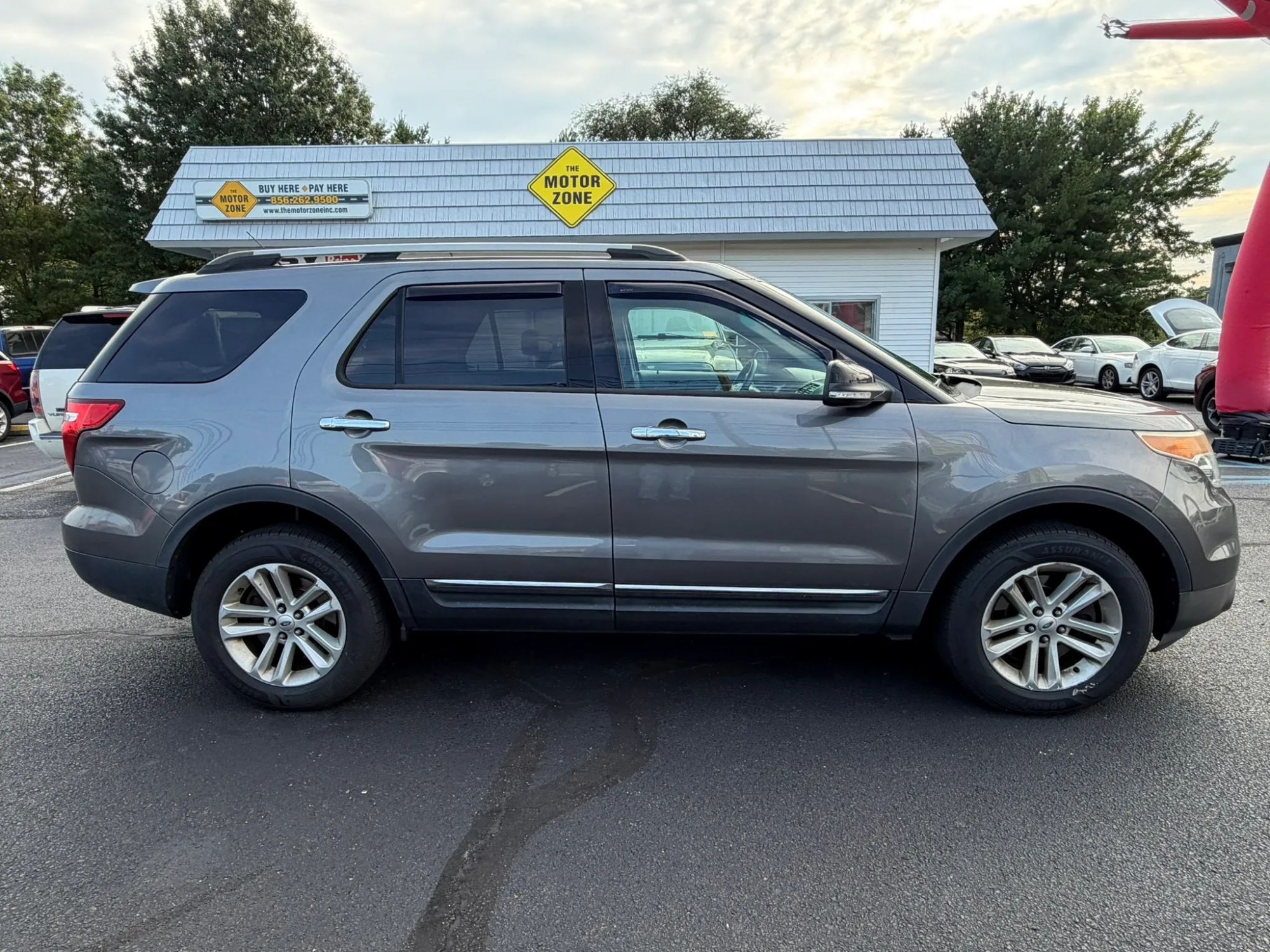 photo of 2013 Ford Explorer XLT 4WD
