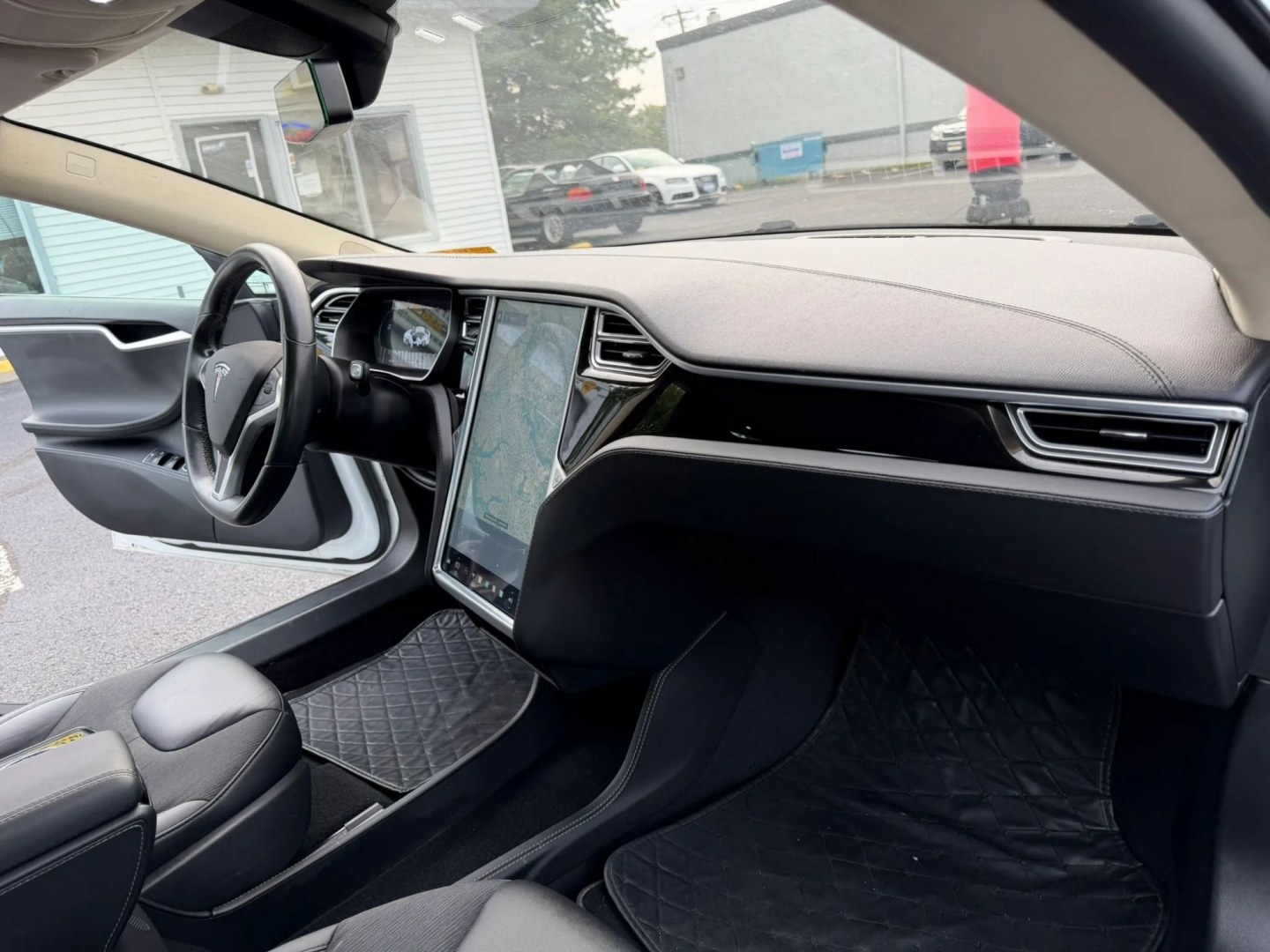 2014 White Tesla Model S Base (5YJSA1H19EF) with an ELECTRIC engine, 1A transmission, located at 1010 N White Horse Pike, Stratford, NJ, 08084, (856) 262-9500, 39.838921, -75.011497- Photo#18
