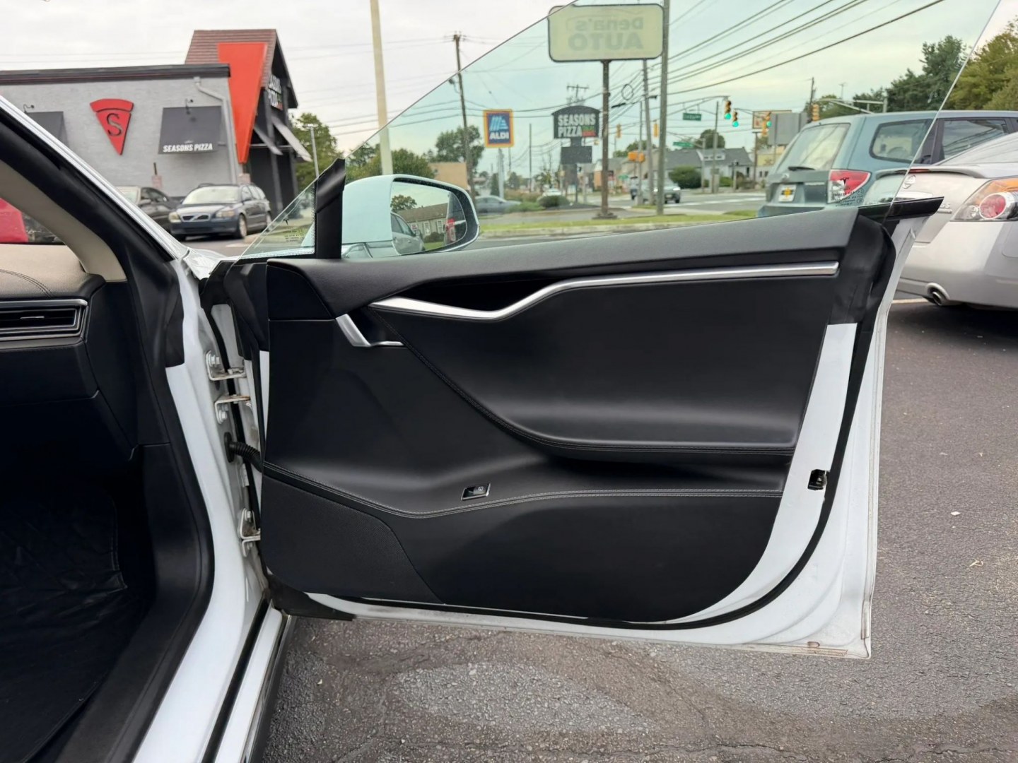 2014 White Tesla Model S Base (5YJSA1H19EF) with an ELECTRIC engine, 1A transmission, located at 1010 N White Horse Pike, Stratford, NJ, 08084, (856) 262-9500, 39.838921, -75.011497- Photo#19