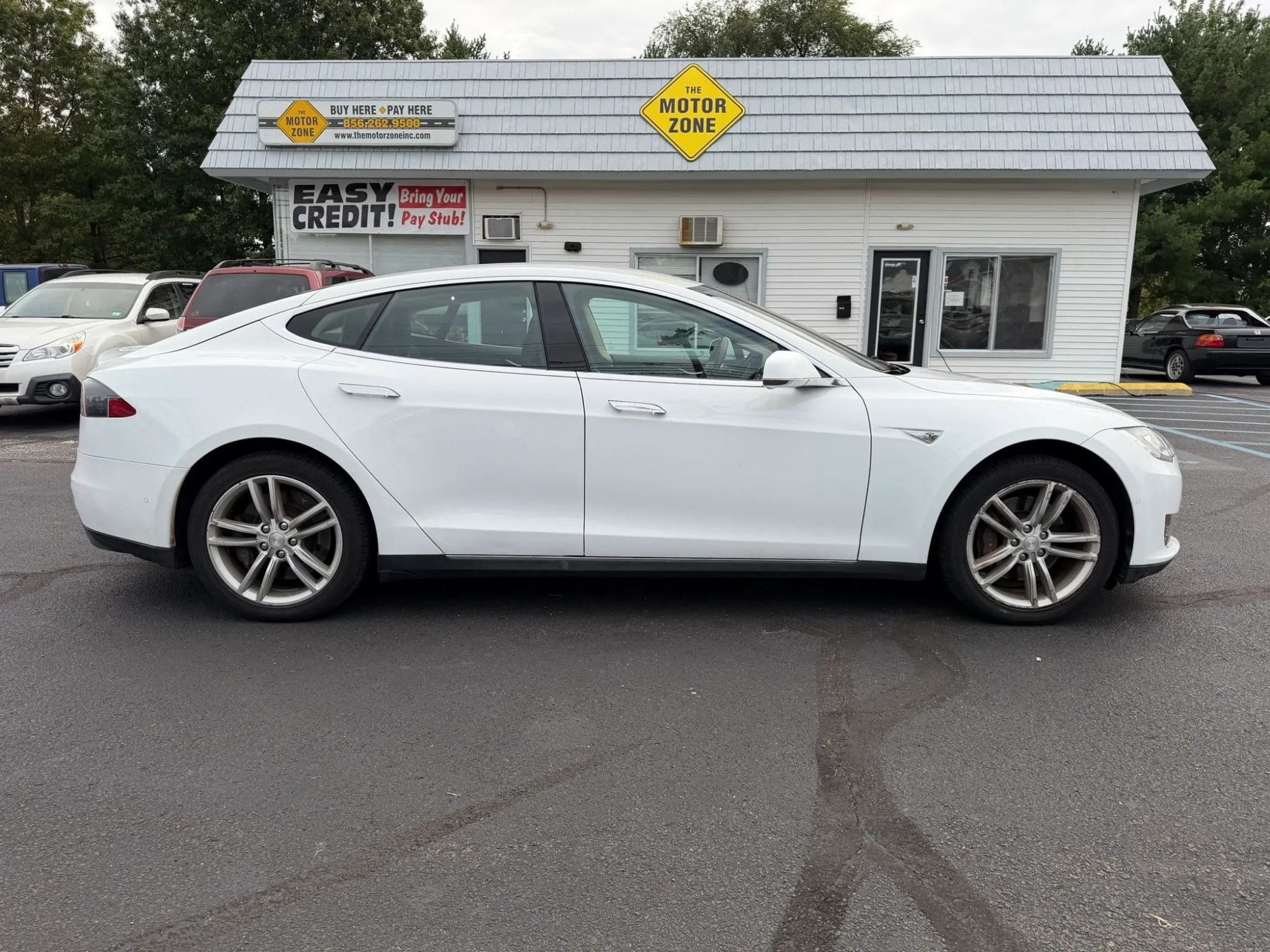 photo of 2014 Tesla Model S Base