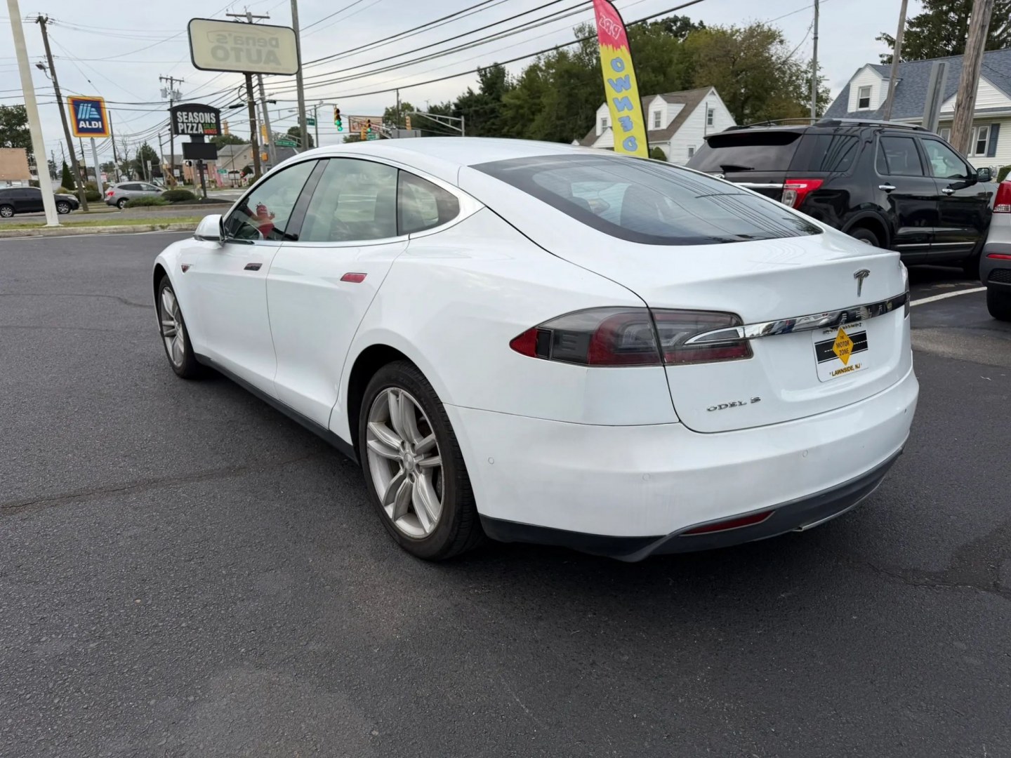 2014 White Tesla Model S Base (5YJSA1H19EF) with an ELECTRIC engine, 1A transmission, located at 1010 N White Horse Pike, Stratford, NJ, 08084, (856) 262-9500, 39.838921, -75.011497- Photo#4