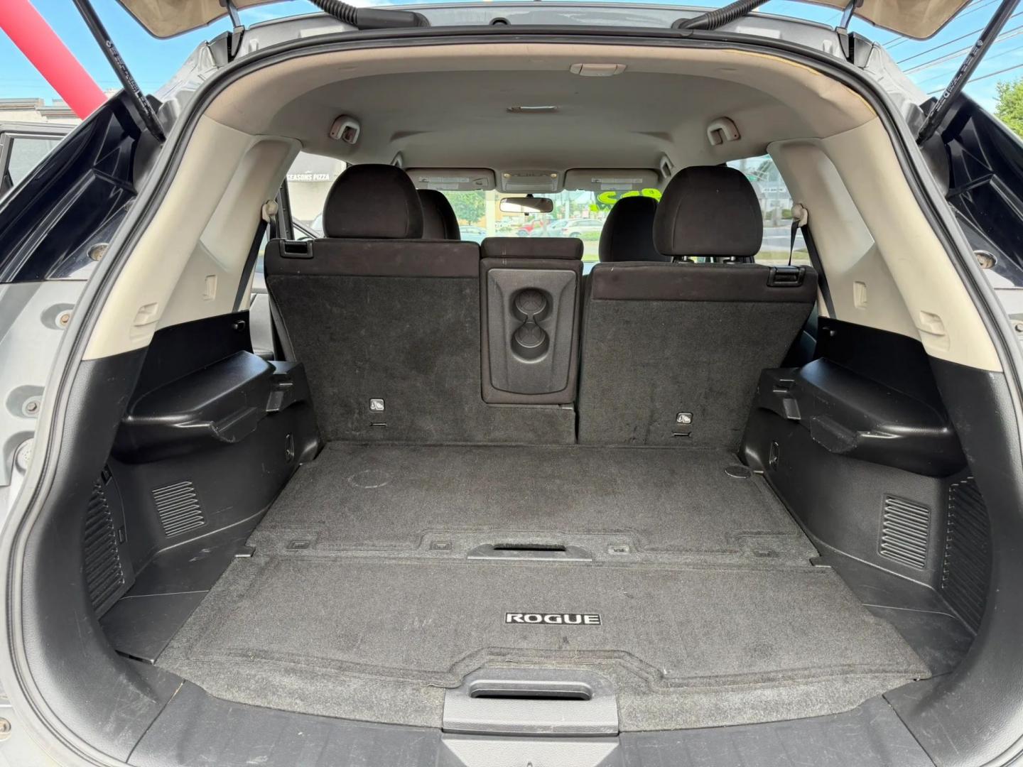 2015 Nissan Rogue S AWD (KNMAT2MV6FP) with an 2.5L L4 DOHC 16V engine, CVT transmission, located at 1010 N White Horse Pike, Stratford, NJ, 08084, (856) 262-9500, 39.838921, -75.011497- Photo#11