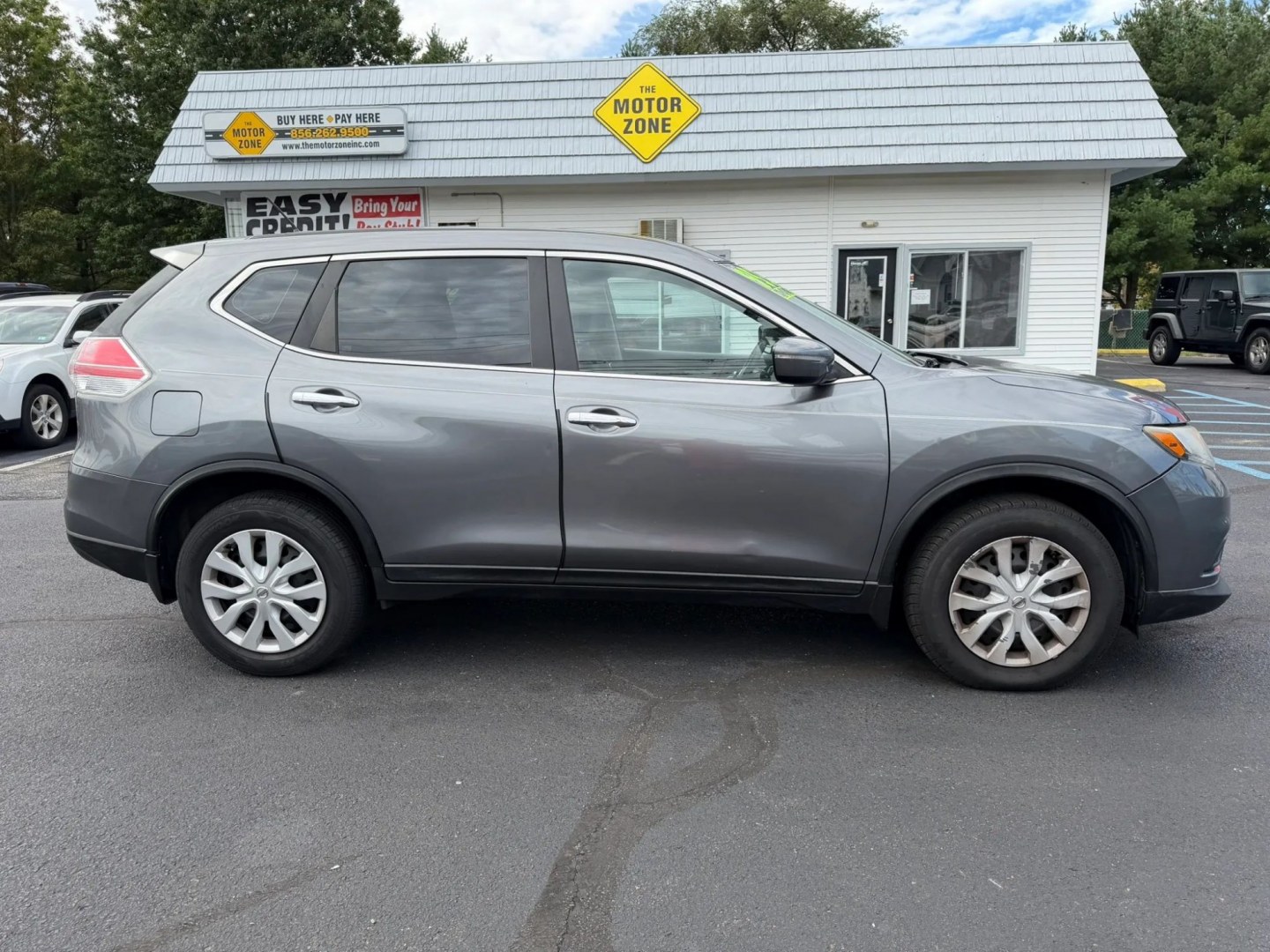 2015 Nissan Rogue S AWD (KNMAT2MV6FP) with an 2.5L L4 DOHC 16V engine, CVT transmission, located at 1010 N White Horse Pike, Stratford, NJ, 08084, (856) 262-9500, 39.838921, -75.011497- Photo#0