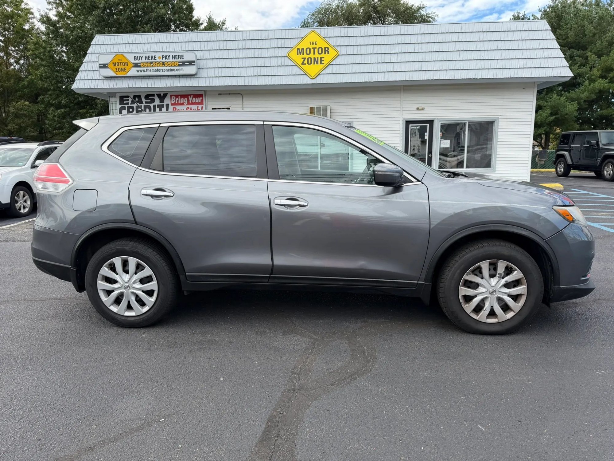 photo of 2015 Nissan Rogue S AWD