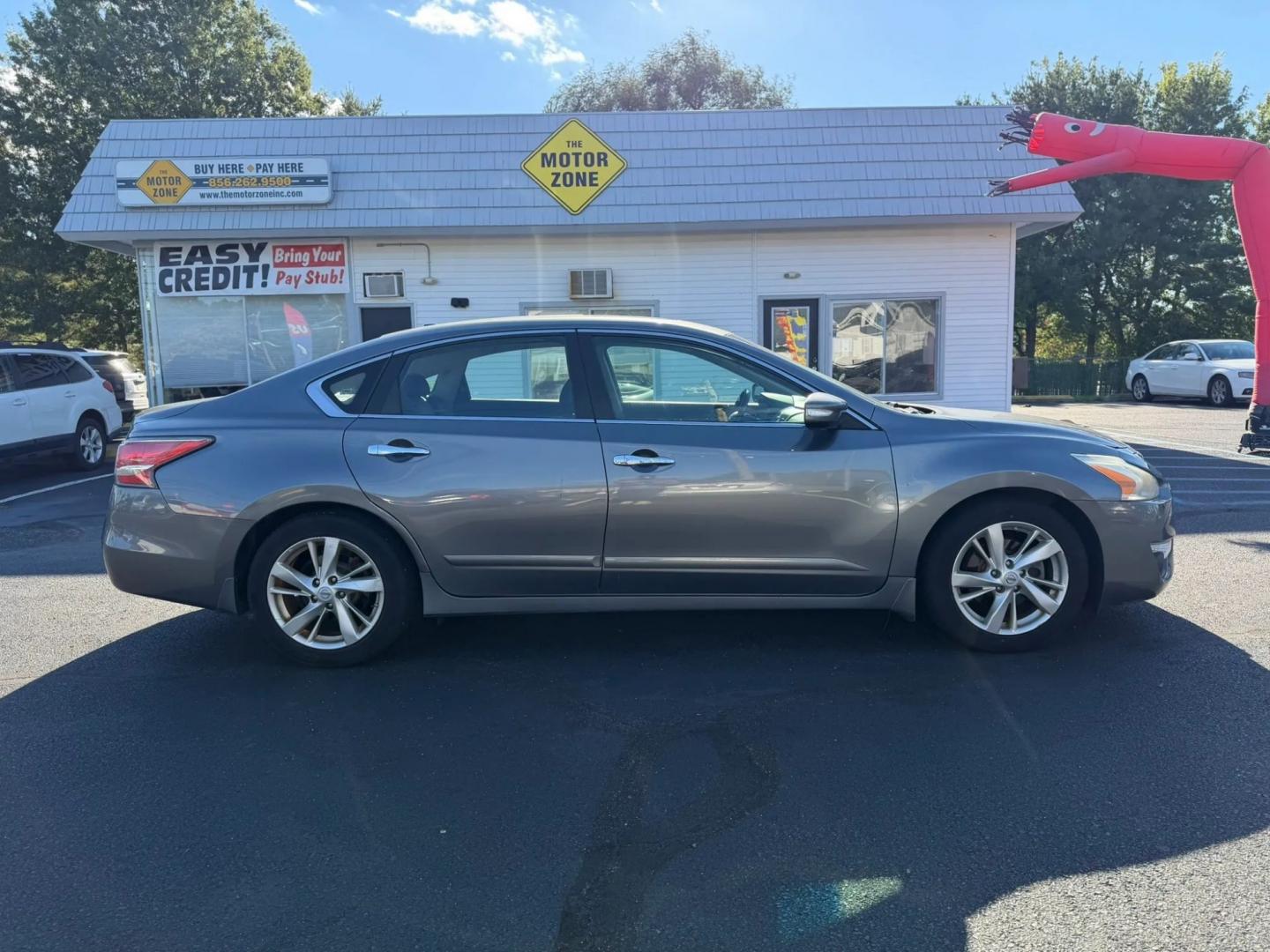 2014 Nissan Altima 2.5 SL (1N4AL3AP5EC) with an 2.5L L4 DOHC 16V engine, Continuously Variable Transmission transmission, located at 1010 N White Horse Pike, Stratford, NJ, 08084, (856) 262-9500, 39.838921, -75.011497- Photo#0