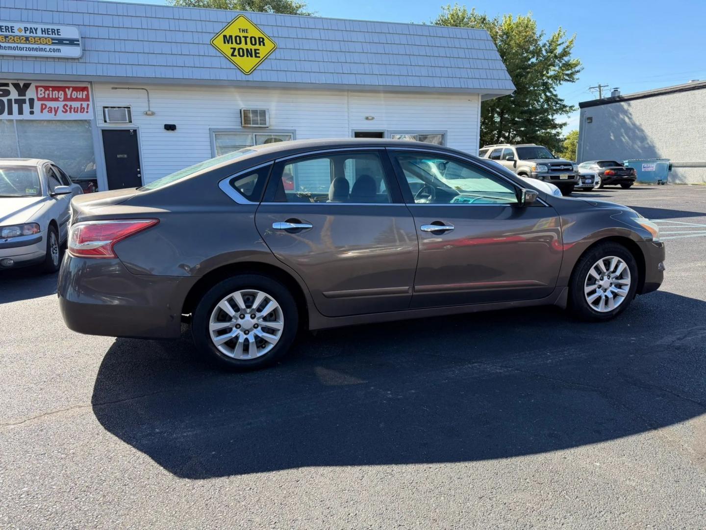 2013 Nissan Altima 2.5 S (1N4AL3AP6DC) with an 2.5L L4 DOHC 16V engine, located at 1010 N White Horse Pike, Stratford, NJ, 08084, (856) 262-9500, 39.838921, -75.011497- Photo#2