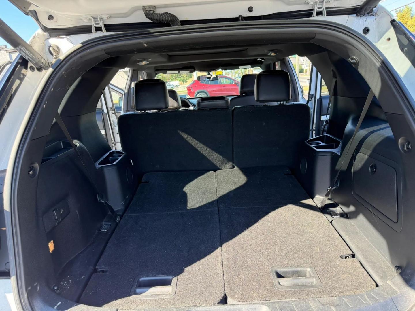 2017 Ford Explorer XLT 4WD (1FM5K8D82HG) with an 3.5L V6 DOHC 24V engine, 6A transmission, located at 1010 N White Horse Pike, Stratford, NJ, 08084, (856) 262-9500, 39.838921, -75.011497- Photo#14