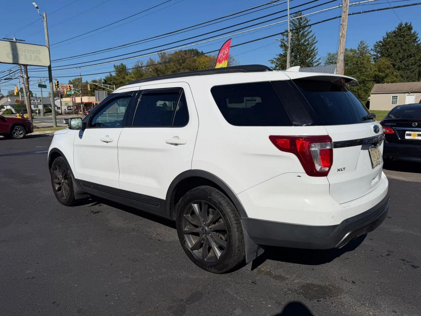 2017 Ford Explorer XLT 4WD (1FM5K8D82HG) with an 3.5L V6 DOHC 24V engine, 6A transmission, located at 1010 N White Horse Pike, Stratford, NJ, 08084, (856) 262-9500, 39.838921, -75.011497- Photo#4