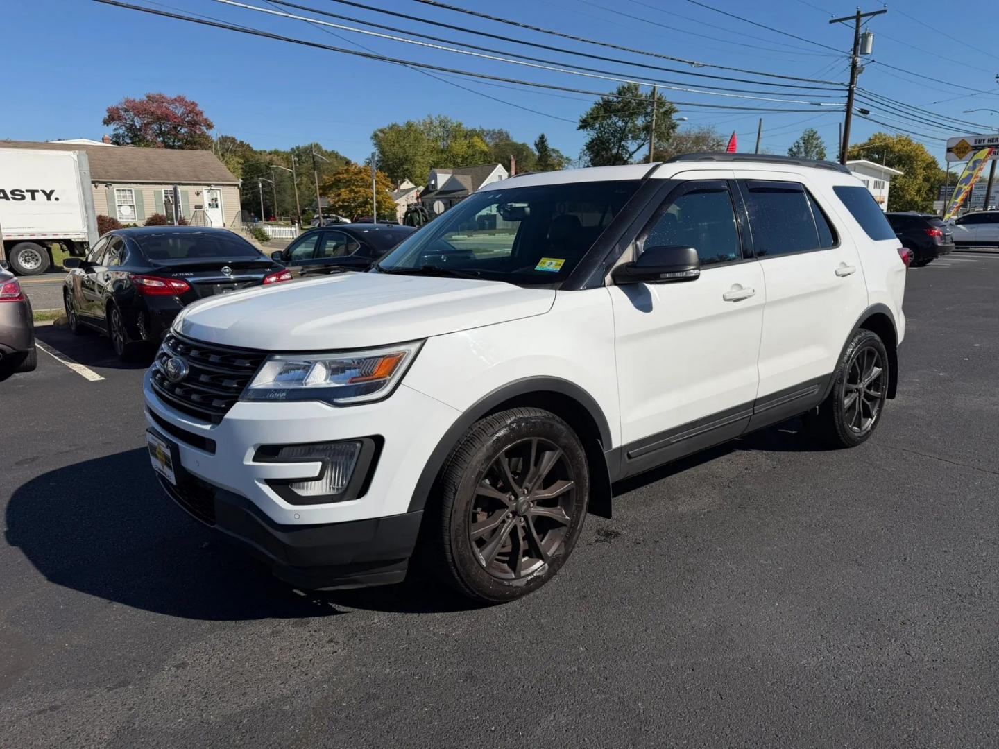 2017 Ford Explorer XLT 4WD (1FM5K8D82HG) with an 3.5L V6 DOHC 24V engine, 6A transmission, located at 1010 N White Horse Pike, Stratford, NJ, 08084, (856) 262-9500, 39.838921, -75.011497- Photo#6