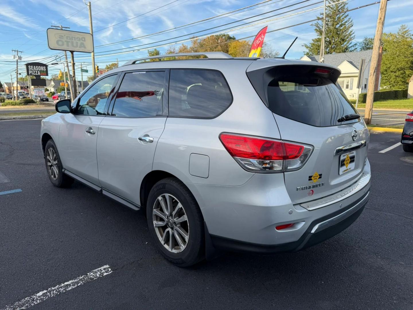 2014 Nissan Pathfinder S 4WD (5N1AR2MM9EC) with an 3.5L V6 DOHC 24V engine, Continuously Variable Transmission transmission, located at 1010 N White Horse Pike, Stratford, NJ, 08084, (856) 262-9500, 39.838921, -75.011497- Photo#4