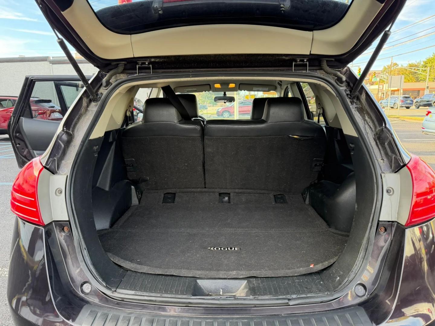 2012 Nissan Rogue S AWD (JN8AS5MV3CW) with an 2.5L L4 DOHC 16V engine, Continuously Variable Transmission transmission, located at 1010 N White Horse Pike, Stratford, NJ, 08084, (856) 262-9500, 39.838921, -75.011497- Photo#9
