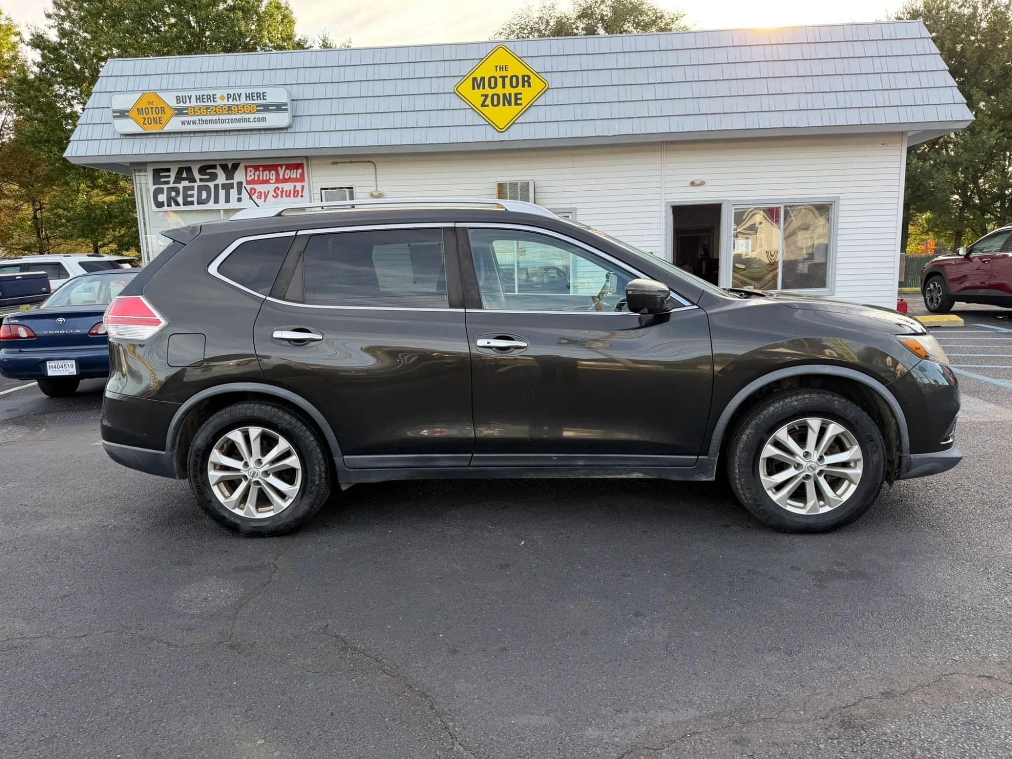 photo of 2016 Nissan Rogue SV AWD